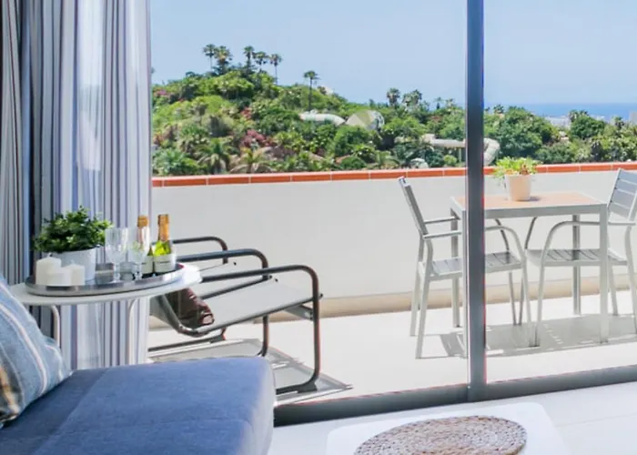 Cozy With Seaview And Parking Costa Adeje (Tenerife)