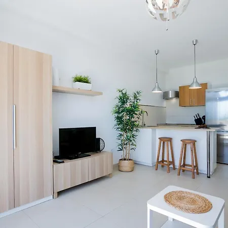Cozy With Seaview And Parking Daire Costa Adeje