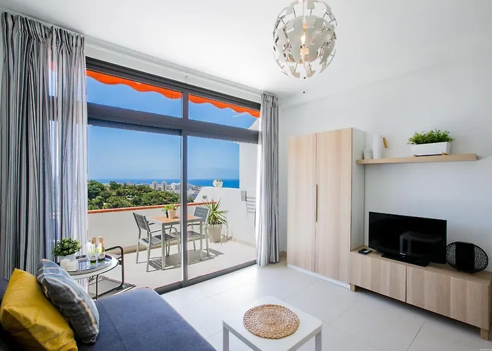 Cozy With Seaview And Parking *